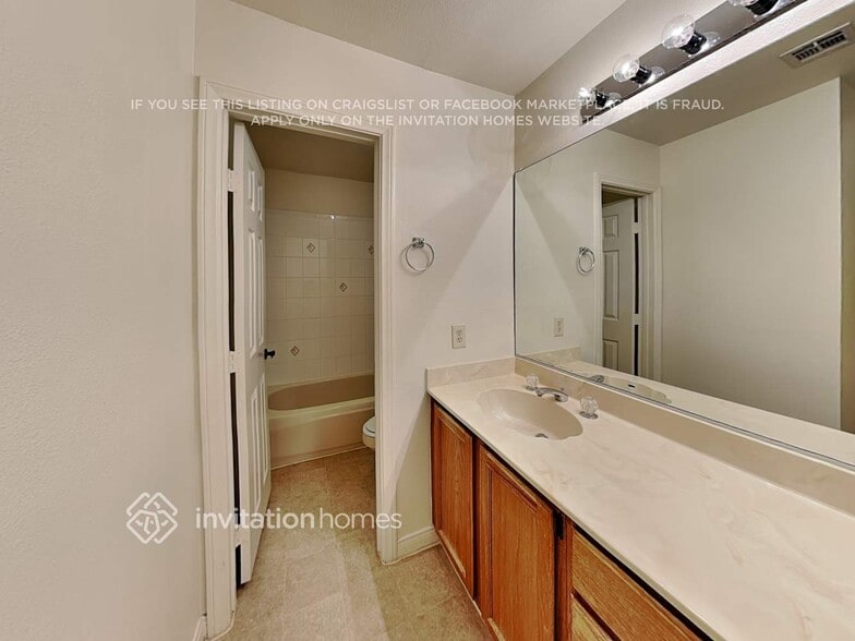 Building Photo - 7720 Musical