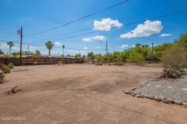 Building Photo - Charming 3bed/2 bath home located in the heart of Tucson, just minutes from the University of Ari...