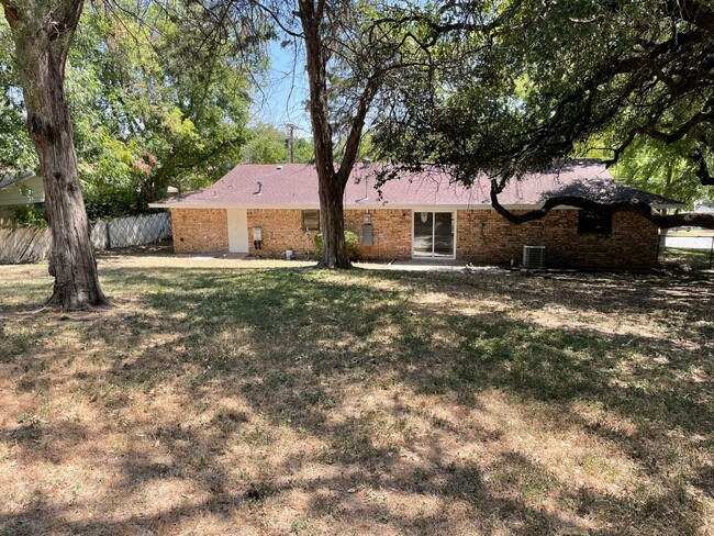 Building Photo - Updated House! Big Yard! Pet Restrictions