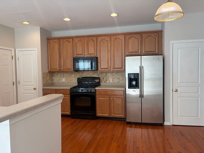 Building Photo - 1108 Harding Cir