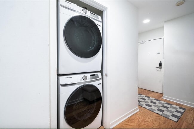 Building Photo - 689 Marin Blvd