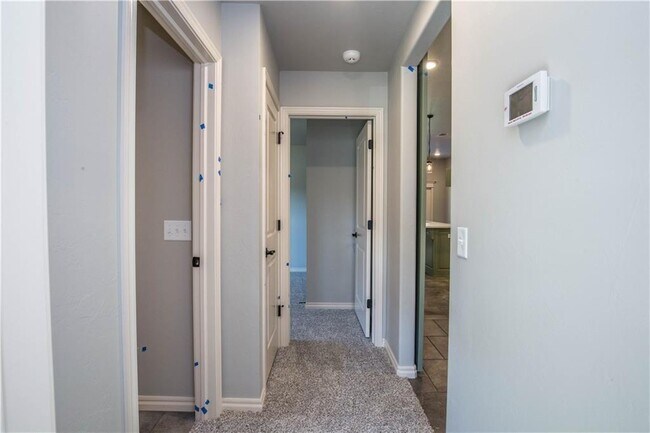 Building Photo - 2801 Cypress Springs Blvd