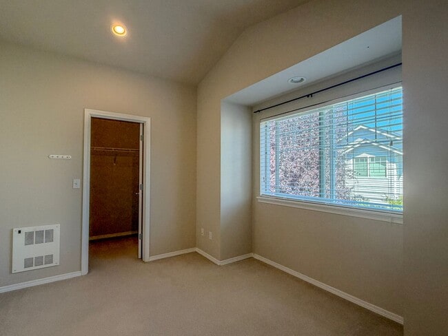 Building Photo - 3bd/2bth North Green Lake Townhome, $3,250/mo.