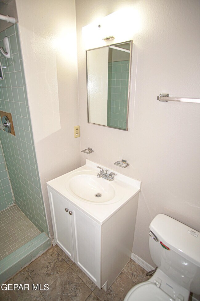 Building Photo - 8548 Arboleda Dr