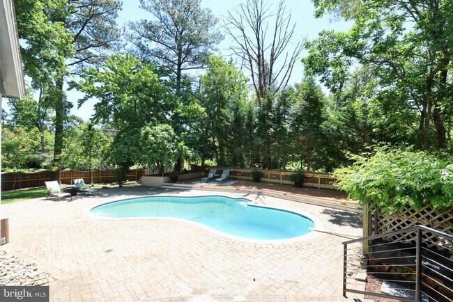 Building Photo - 4316 Brookside Dr