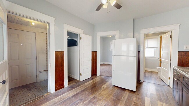 Building Photo - 3590 W 47th St