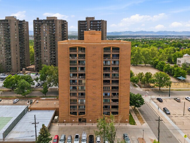 Building Photo - 400 S Lafayette St