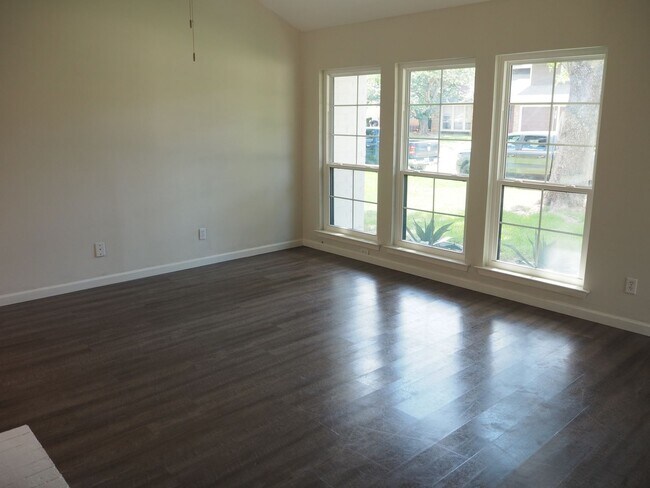 Building Photo - 3 Bed - 2.5 Bath in Flower Mound