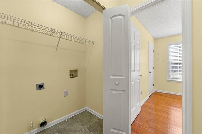 Building Photo - 3345 Oxwell Dr NW
