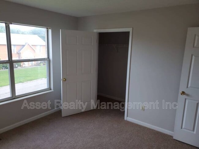 Building Photo - 1058 Martha Glass Dr