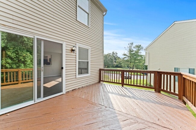 Building Photo - 8161 Sheffield Ct
