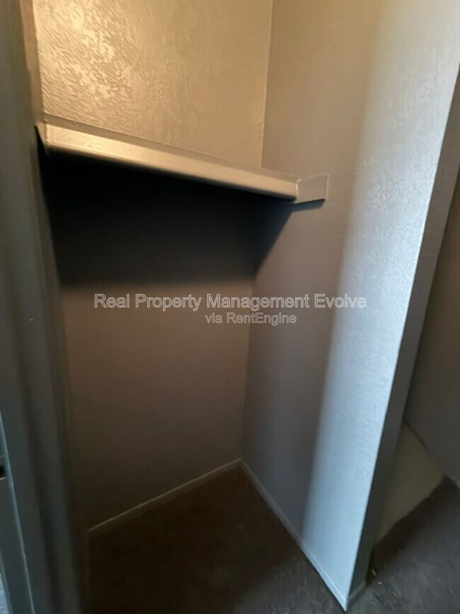 Building Photo - 2689 W Ocotillo Rd