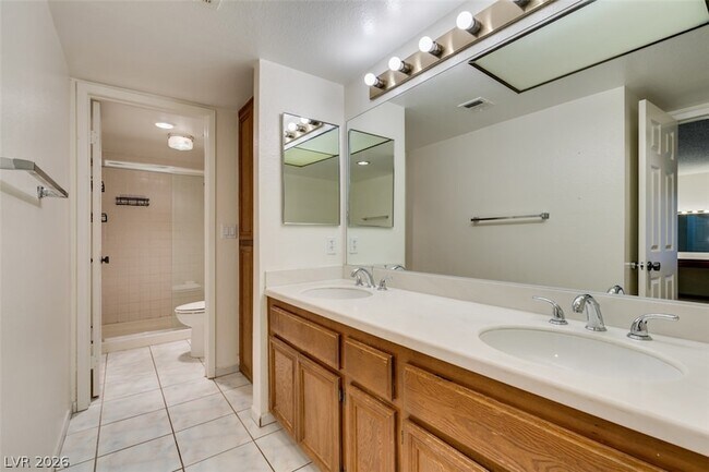 Building Photo - 2127 Pine Breeze Ln