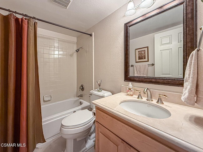 Building Photo - 29717 Strawberry Hill Dr
