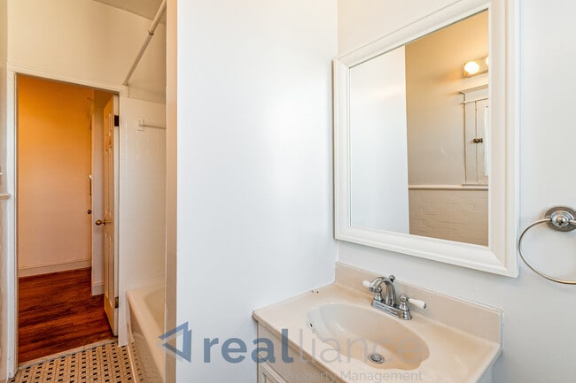 Building Photo - 1020 Fairmont St NW