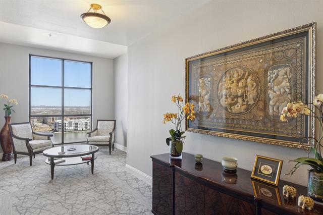 Building Photo - 330 E Las Colinas Blvd