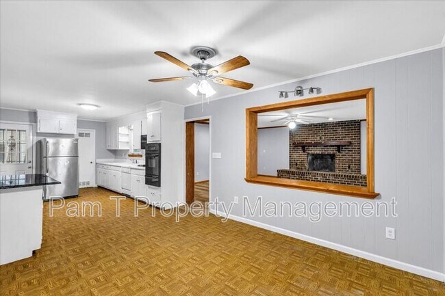 Building Photo - 15 Vineyard Dr