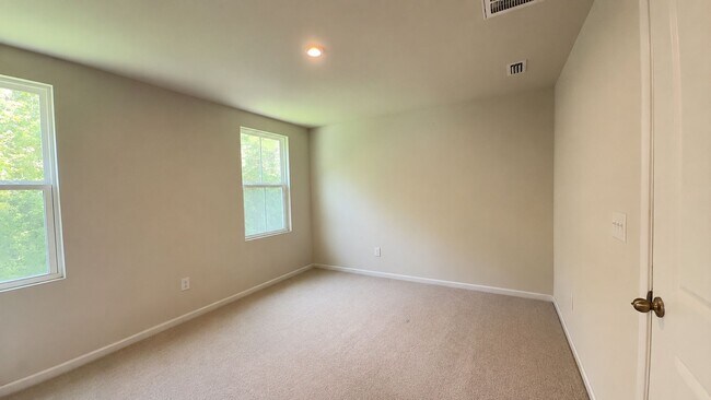 Building Photo - 2044 Petersen Way
