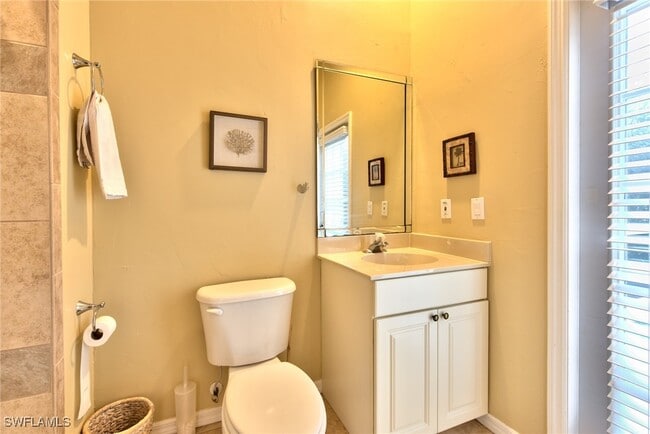 Building Photo - 3748 Kent Dr