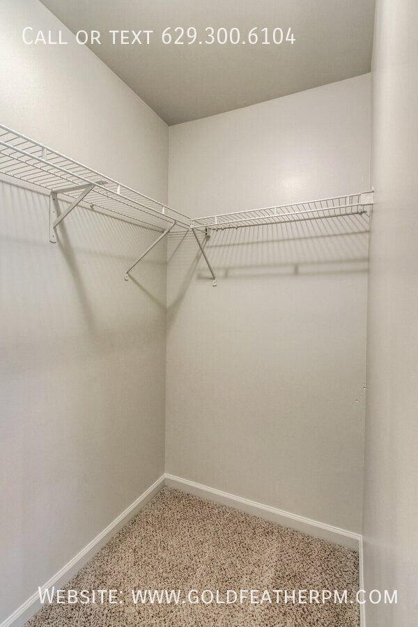 Building Photo - 2116 14th Ave N