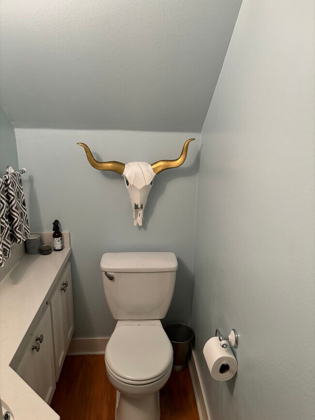 Building Photo - 10926 Bluffside Dr