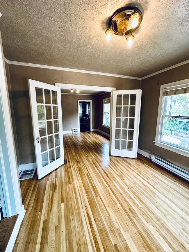 Primary Photo - 1000-1003 W 25th Ave