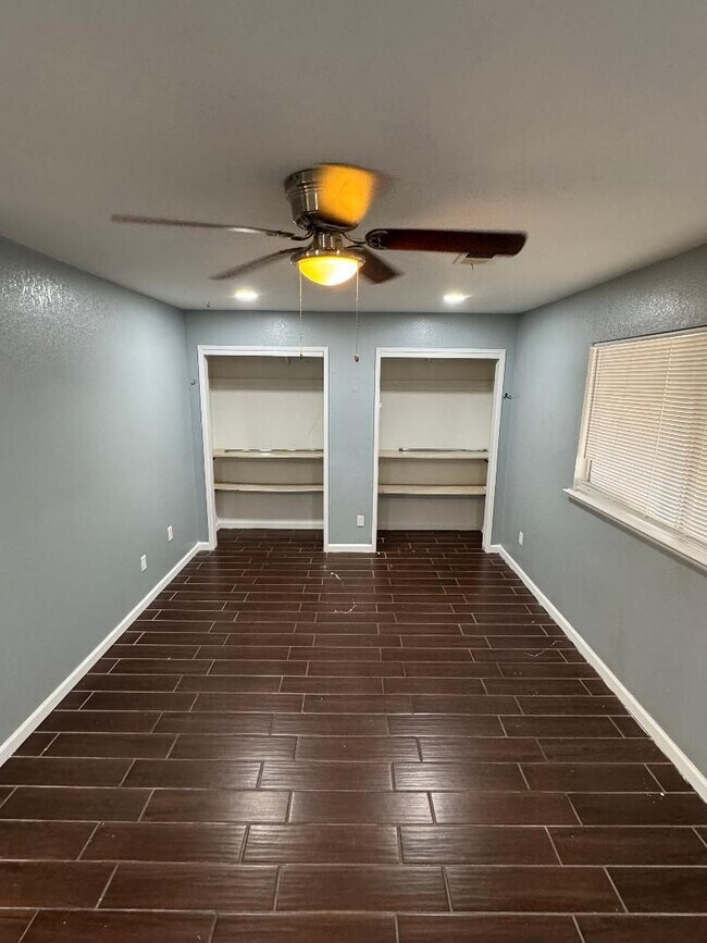 Building Photo - NEWLY RENOVATED ARVIN HOME HAVEN