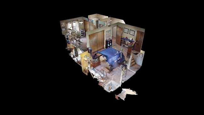 Building Photo - Attached Garage - Spacious 2 bedrooms