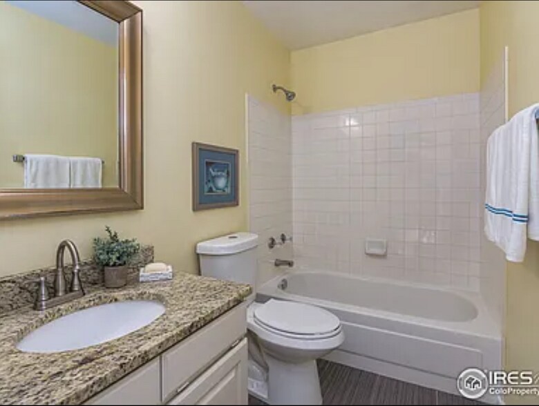 Building Photo - 1364 E Weldona Way