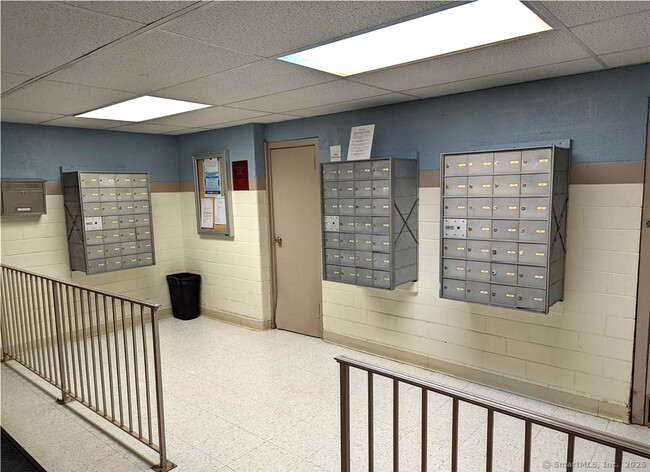 Building Photo - 80 Cartright St