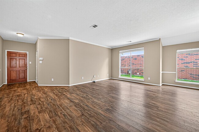 Building Photo - 2143 Mossy Trail Dr