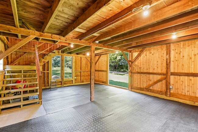 Building Photo - 264 Titicus Rd