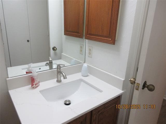 Building Photo - 1705 Overlook Dr