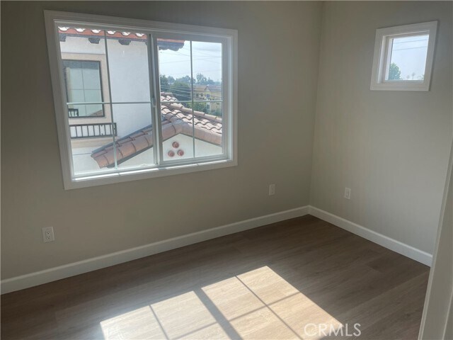 Building Photo - 425 W Duarte Rd