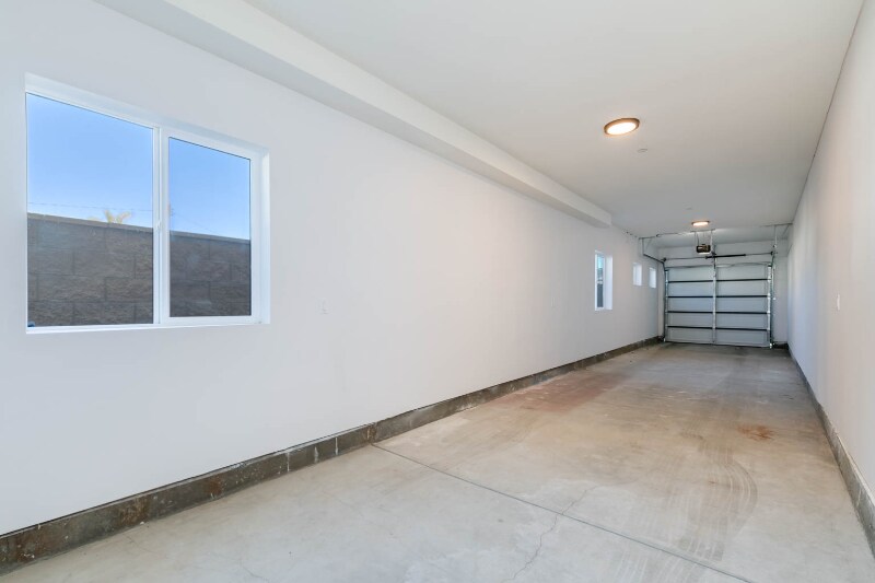 Building Photo - 278 N 11th Ave