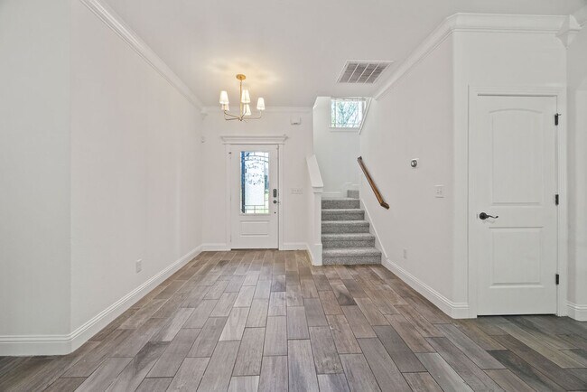 Building Photo - 4100 SW Deerfield Blvd