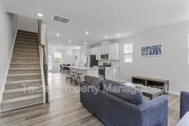 Building Photo - 1723 Chirping Trl