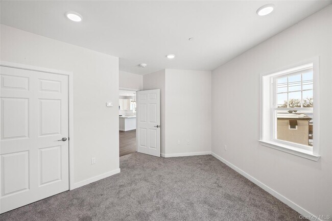 Building Photo - 227 4th Ave