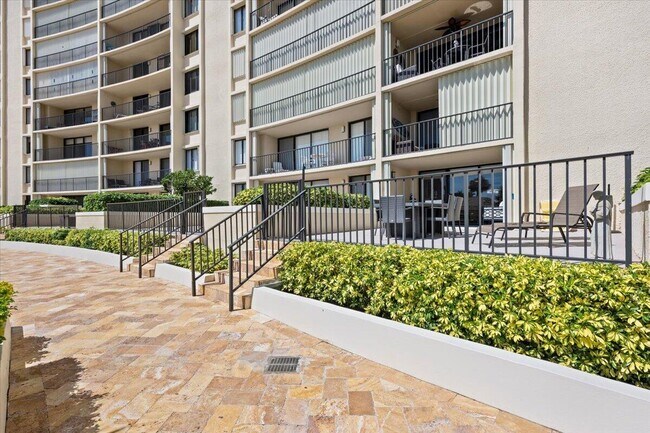 Building Photo - 100 Ocean Trail Way