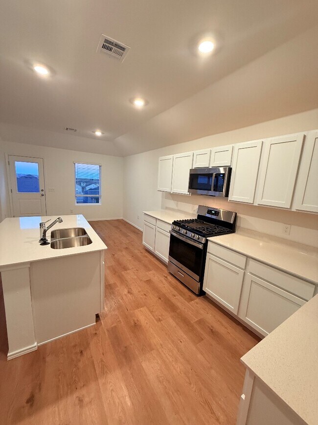 Building Photo - 1840 Black Poplar Wy