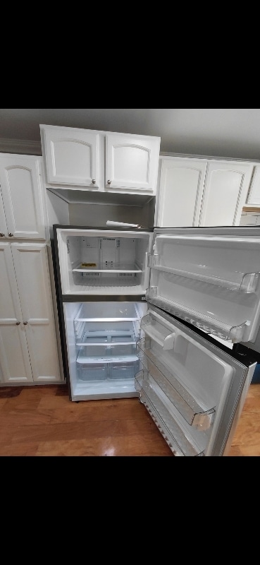 Building Photo - 134 River Rd