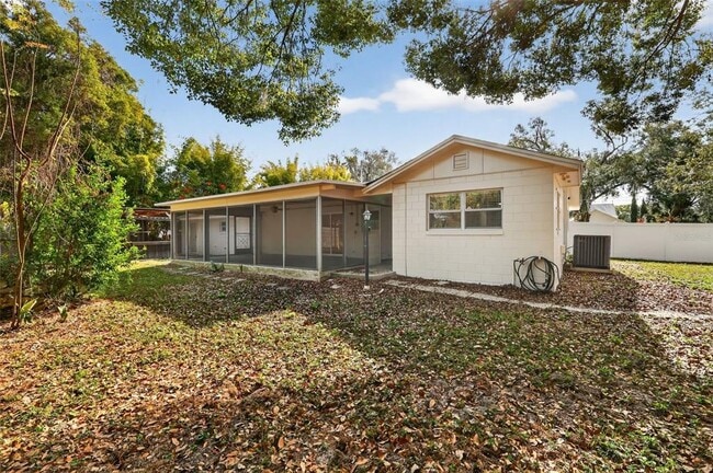 Building Photo - 423 E 10th Ave