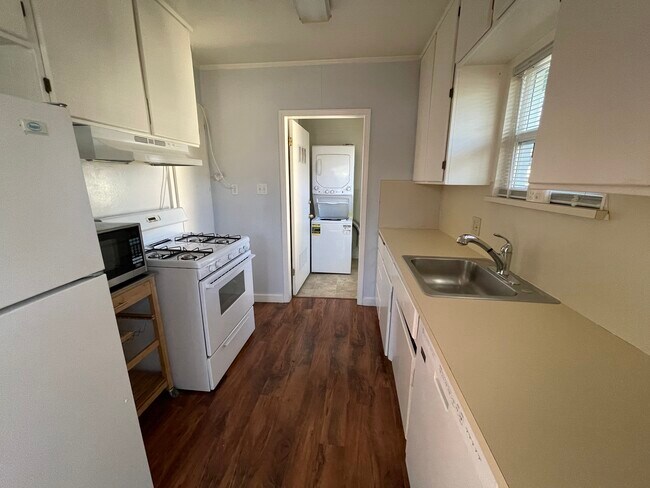 Washer and dryer - 310 Cherry Ave