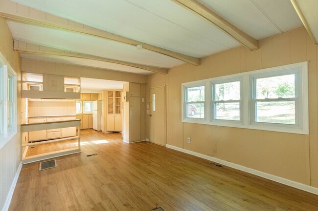 Building Photo - 2 Bed, 1 Bath, Manufactured Home in Harper...