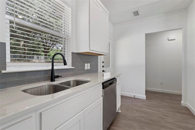 Building Photo - 719 Maple Row