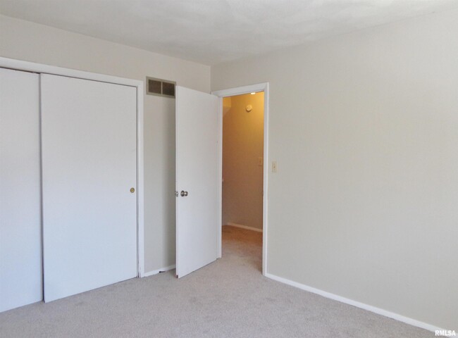 Building Photo - 4733 W Merol Ct