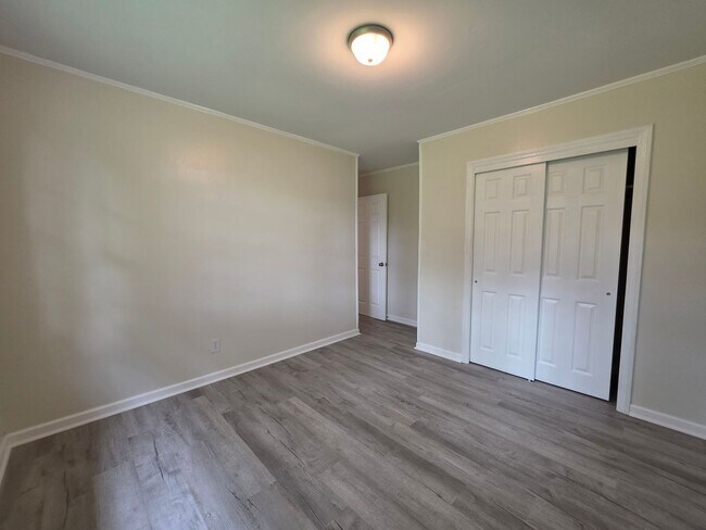 Building Photo - 2266 Onslow Dr