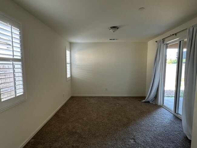 Building Photo - 3706 W Rialto Ave