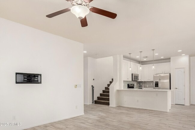 Building Photo - 21090 E Munoz St