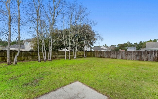 Building Photo - Updated 4 bedroom 2.5 bath home in Ocean Springs!